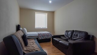 ロイヤル リビング アパートメント