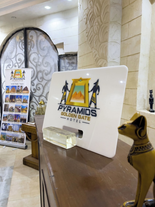 スネフェル ピラミッズ ゴールデン ゲート