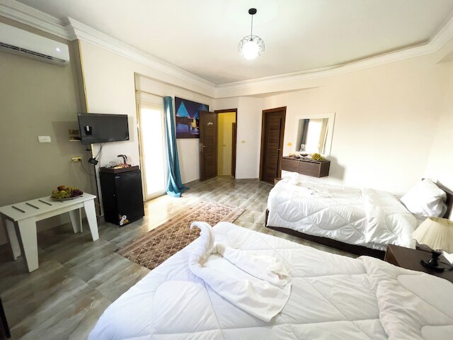 スネフェル ピラミッズ ゴールデン ゲート