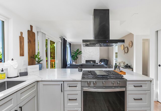 ボドゥルズ ラスリング リーブス EV チャージ BBQ