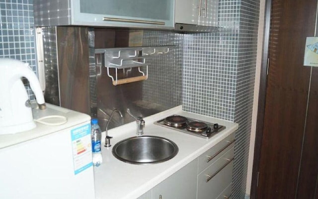 Shanghai StarChain New Space Time Hotel (Zhongshan Park Subway Station)