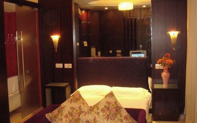 Shanghai StarChain New Space Time Hotel (Zhongshan Park Subway Station)