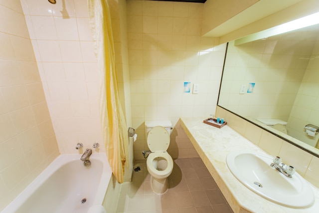 アディカ ホテル バヘラ