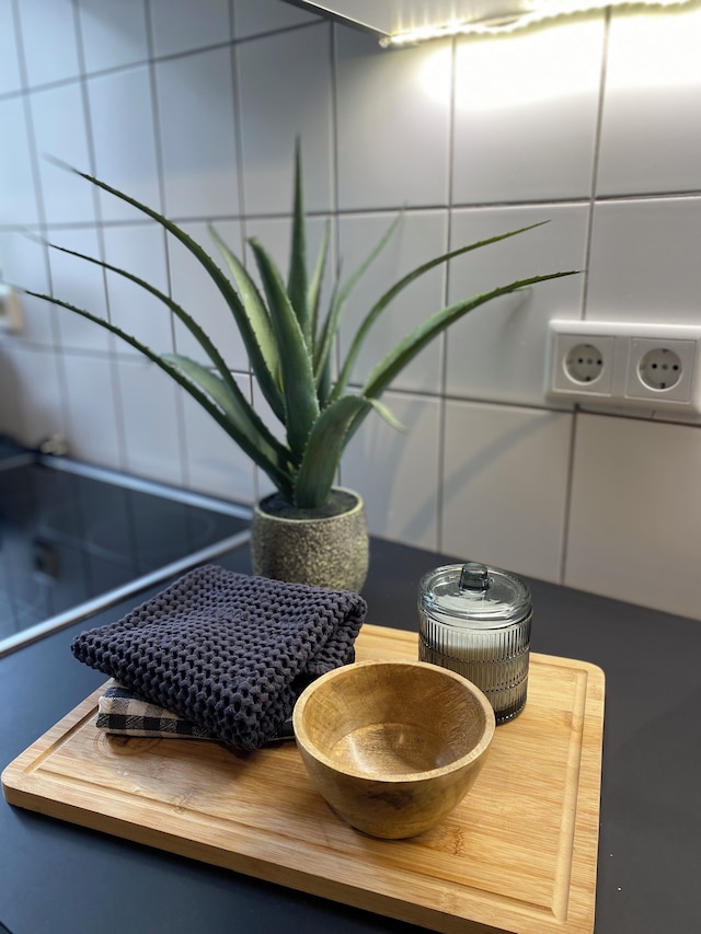 ルーム ツィマー ミット シュトゥック イン コ リビング アパート