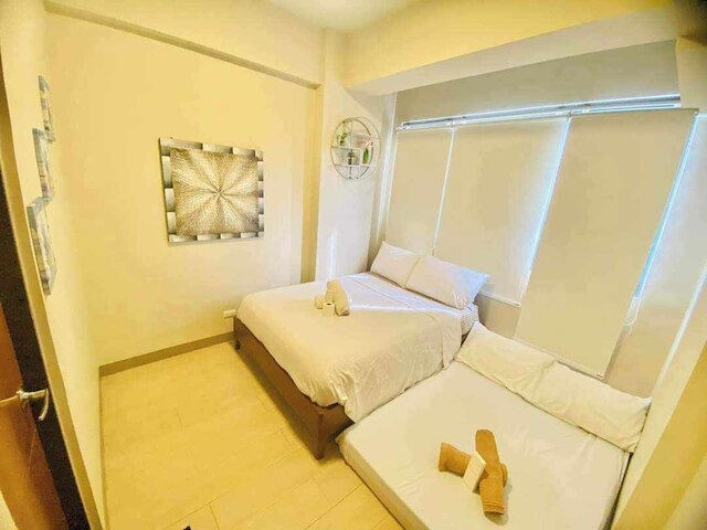 マクタン ニュータウン コンド