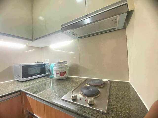 マクタン ニュータウン コンド