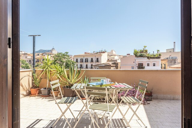 ザ テラス ビハインド ザ カテドラル