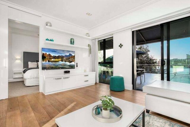 ヴィアダクツ ビッグ バルコニー ブレステイキング ビューズ