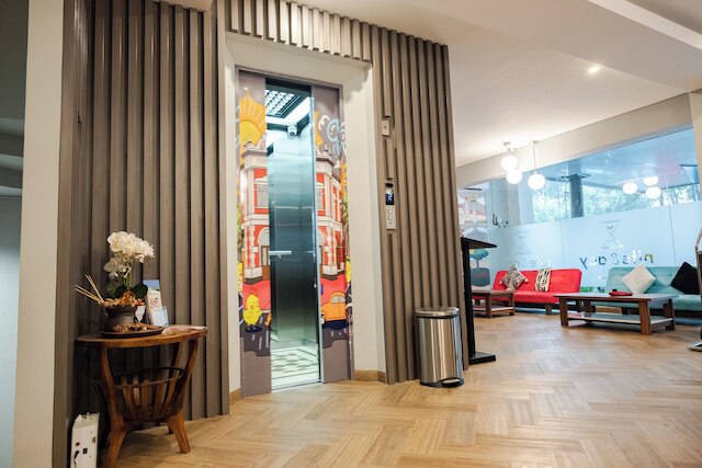 ナイト & デイ カンディ セマラン