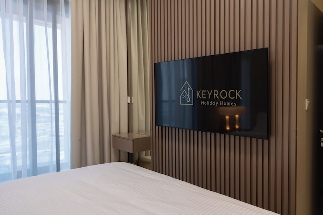 シック 2BR アーバン エスケープ イン アイコン シティ