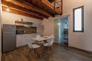 ジーサ キャッスル アパートメント バイ ワンダフル イタリー