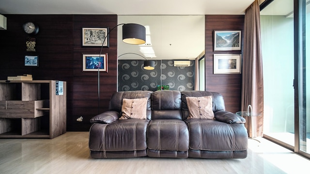 ストラテジック アンド スペーシャス 2BR アット スマトラ36 アパートメント