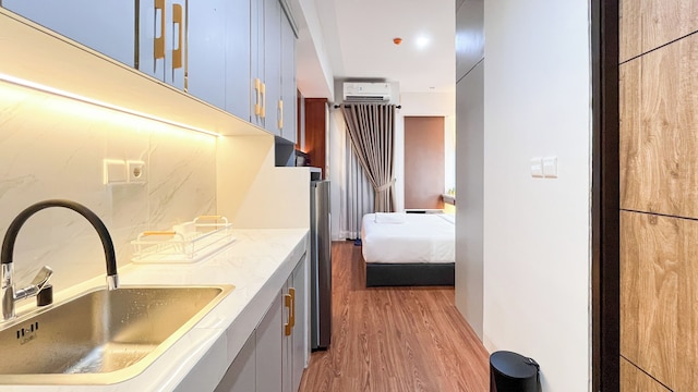 エニグマスタジオ アット アパートメント デルフトシプトラマカッサー