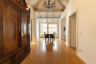 アティック ペルシケット ウィズ スタニング ビュー オブ ボローニャ