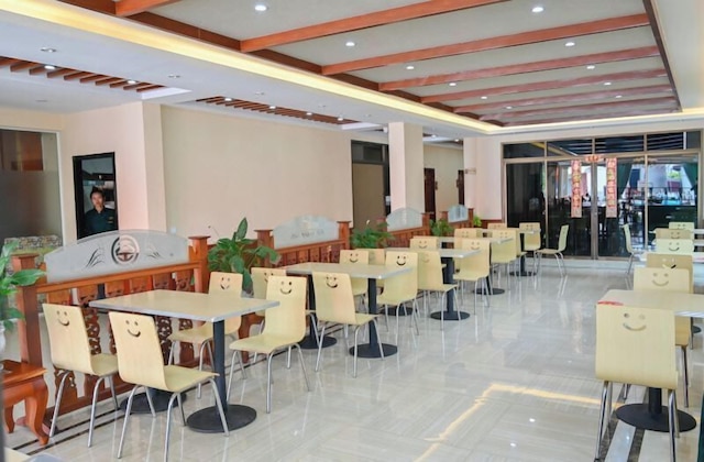 タヴィクサイ ホテル