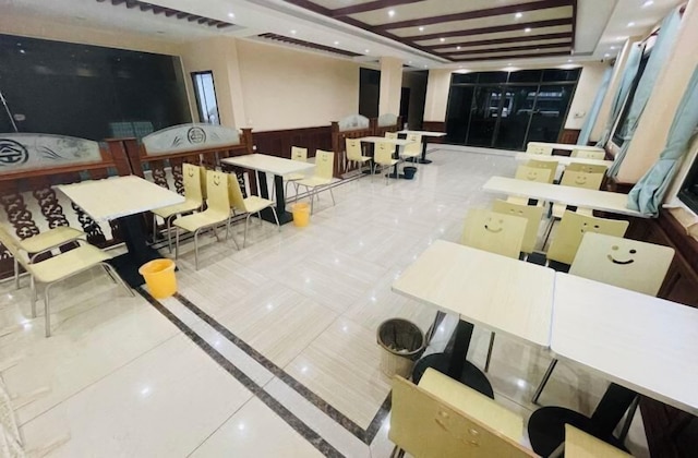 タヴィクサイ ホテル