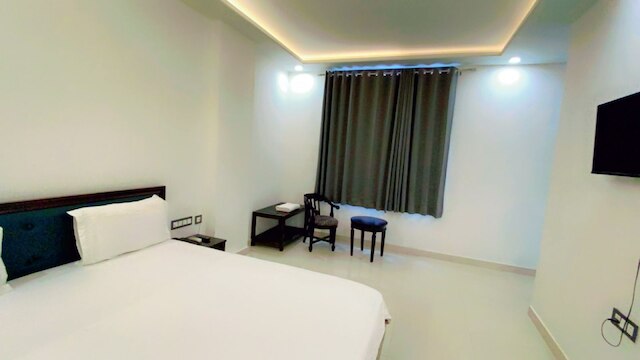 ホテル ギリラージ パレス