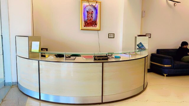 ホテル ギリラージ パレス