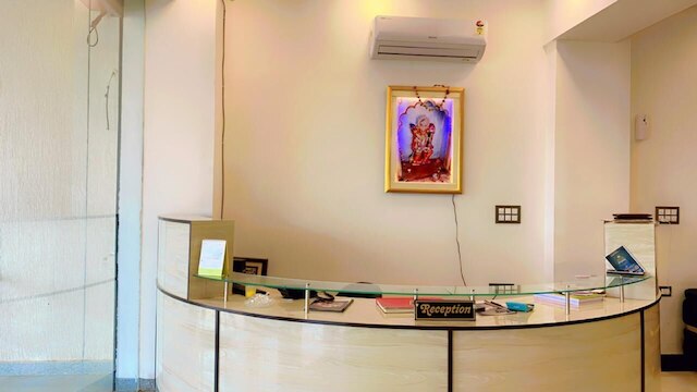 ホテル ギリラージ パレス