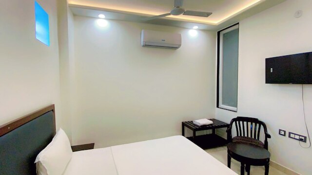 ホテル ギリラージ パレス