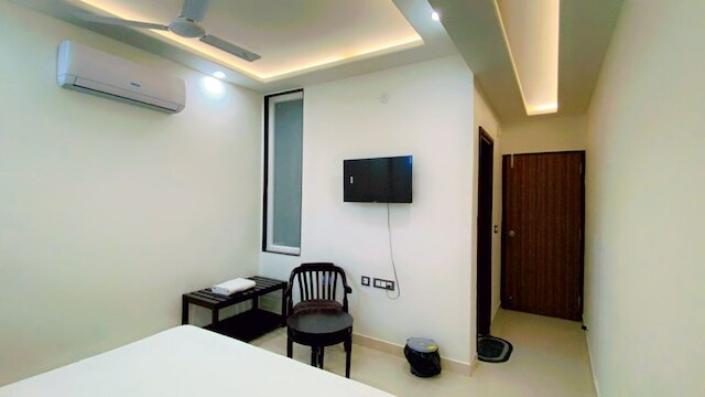 ホテル ギリラージ パレス