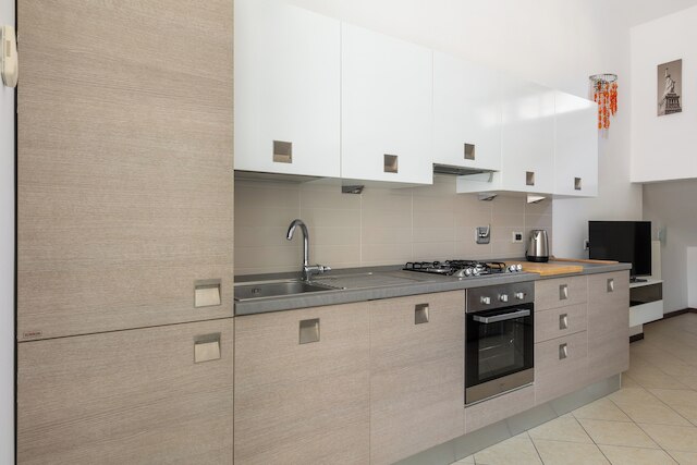 コージー メザニン アパートメント