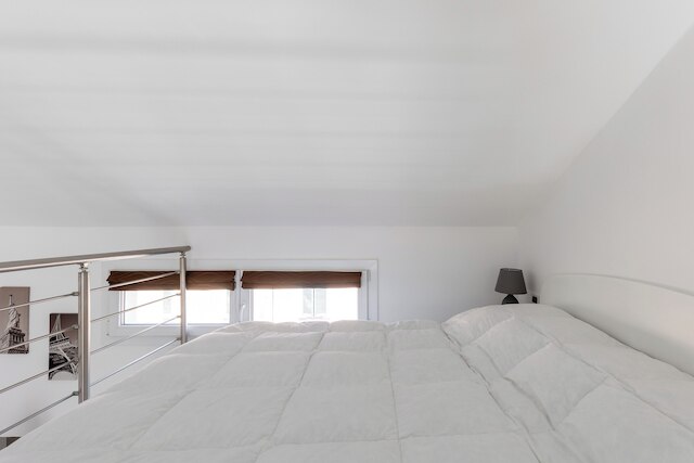 コージー メザニン アパートメント