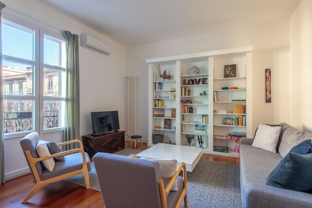 カーサ マダー ヴィチーノ アル ポリテアマ