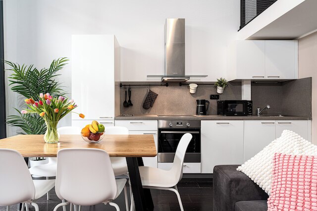 ツーレベル ロフト ウィズ バルコニー アンド パーキング