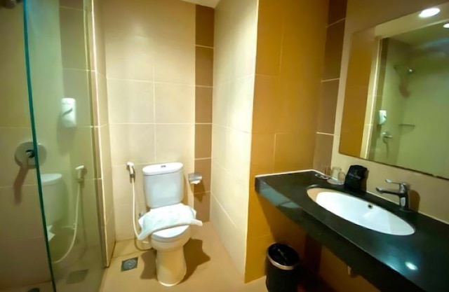 オール ナイト & デイ マカッサル