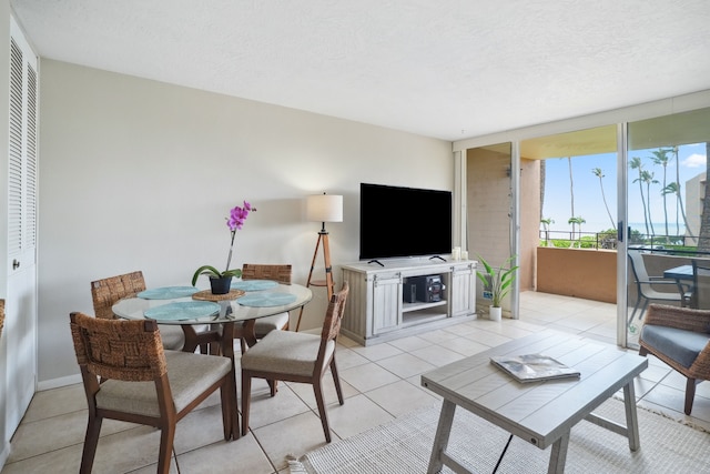 アイランドブリーズ 2 ベッドルーム コンド バイ レッドオーニング