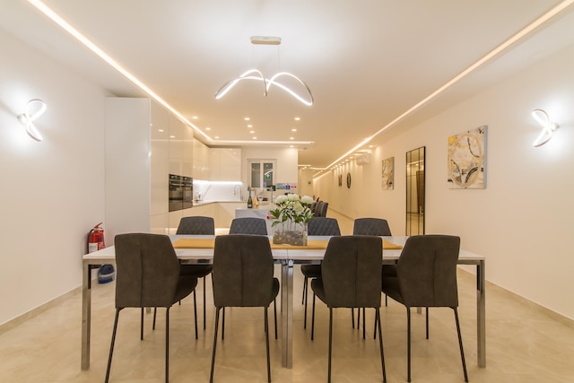 トップ モダン プライム ロケーション 2mn トゥ ザ シー