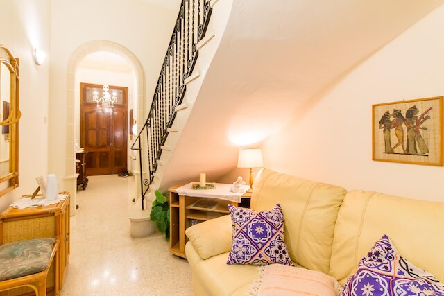 マドンニーナ サニー タウンハウス イン カルカラ