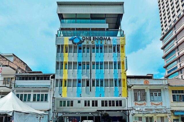 ワン・エニグマ・ホテル