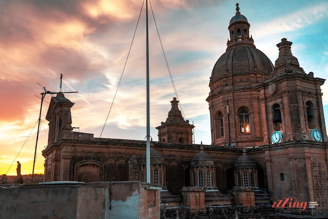 シジーウィにある モダンな マルタのタウンハウス