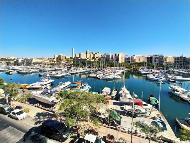 明るくて セントラルな 2 ベッドルーム ウィズ ハーバービュー