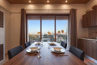 アメージングベイとシービュー付きのジェムビーチフロントアパート