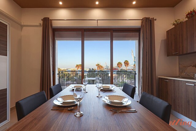 アメージングベイとシービュー付きのジェムビーチフロントアパート