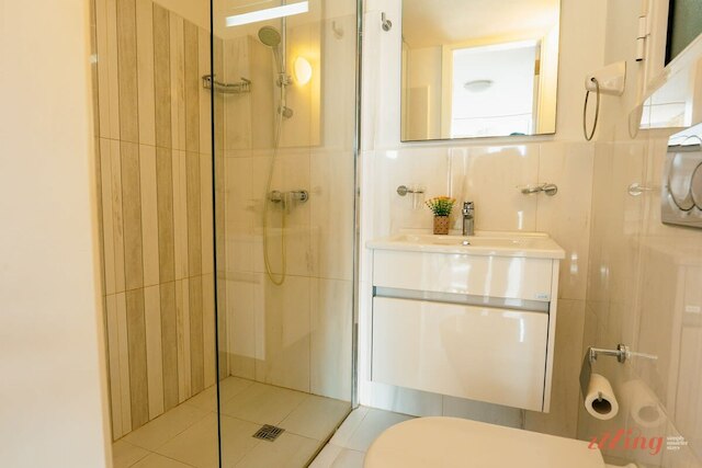 アメージング シーフロント デュプレックス アパートメント スリーマ