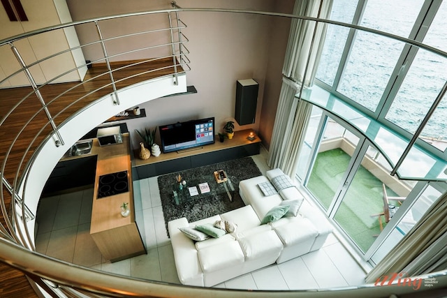 アメージング シーフロント デュプレックス アパートメント スリーマ