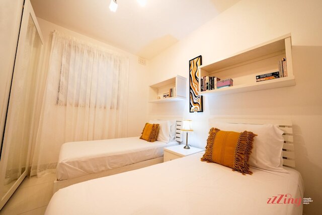 ザ ホリデーホーム ホエア アート リブズ