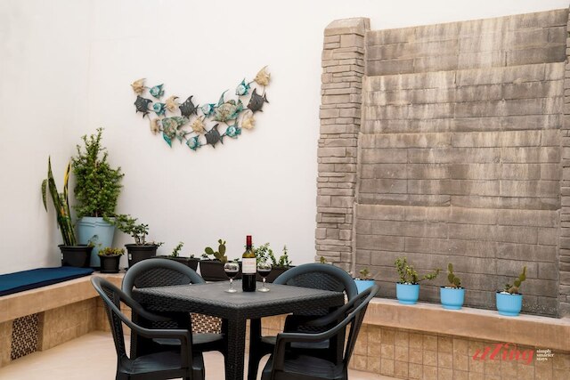 ザ ホリデーホーム ホエア アート リブズ