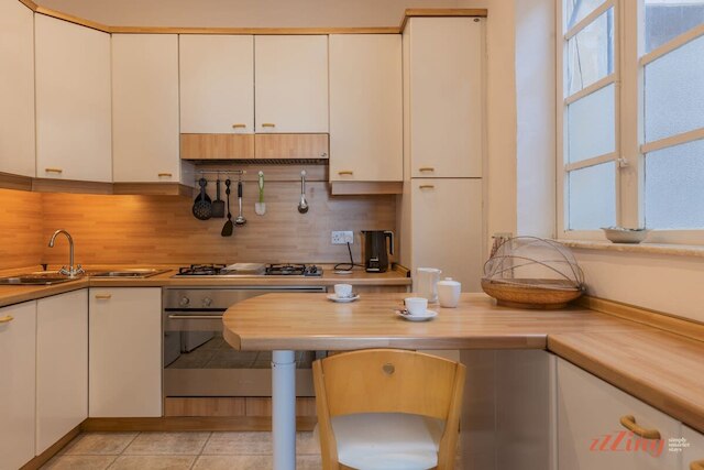 エクレクティック アパートメント ウィズ インクレディブル ハーバービューズ