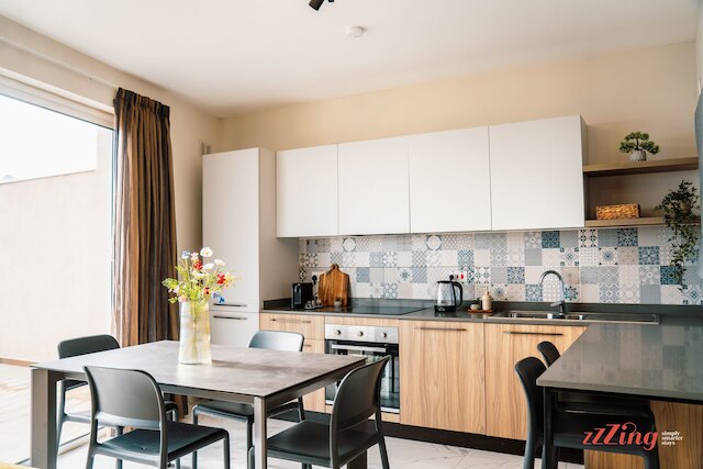 スタニング シービューズ フロム ア ゴージャス ペントハウス