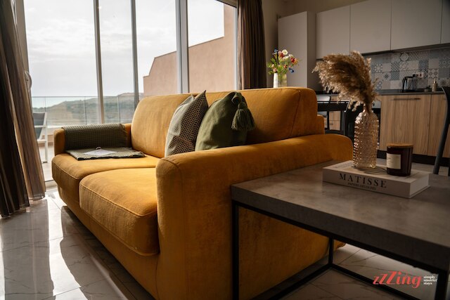 スタニング シービューズ フロム ア ゴージャス ペントハウス