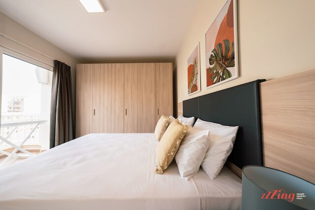 スタニング シービューズ フロム ア ゴージャス ペントハウス