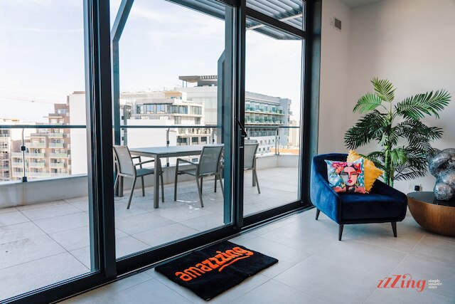 エレガンス エキサイトメント ラグジュアリー ダウンタウン エスケープ