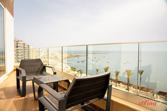 メディテラニアン リビング ライト バイ ザ シー