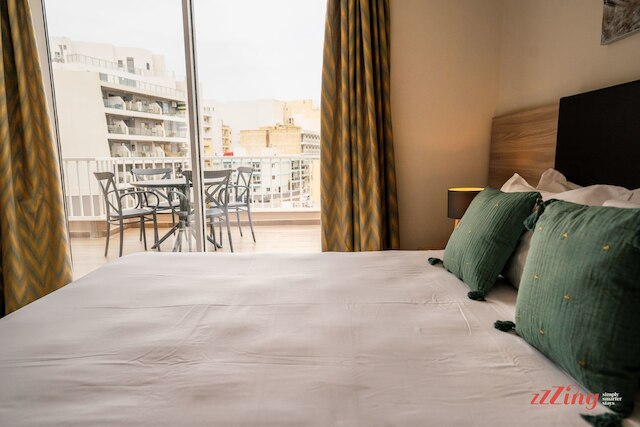 メディテラニアン リビング ライト バイ ザ シー