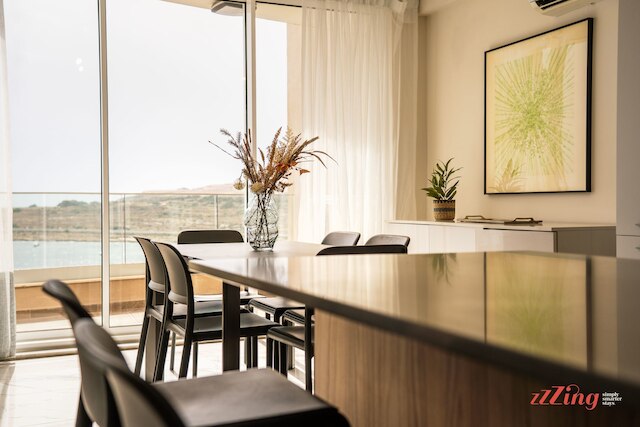 メディテラニアン リビング ライト バイ ザ シー